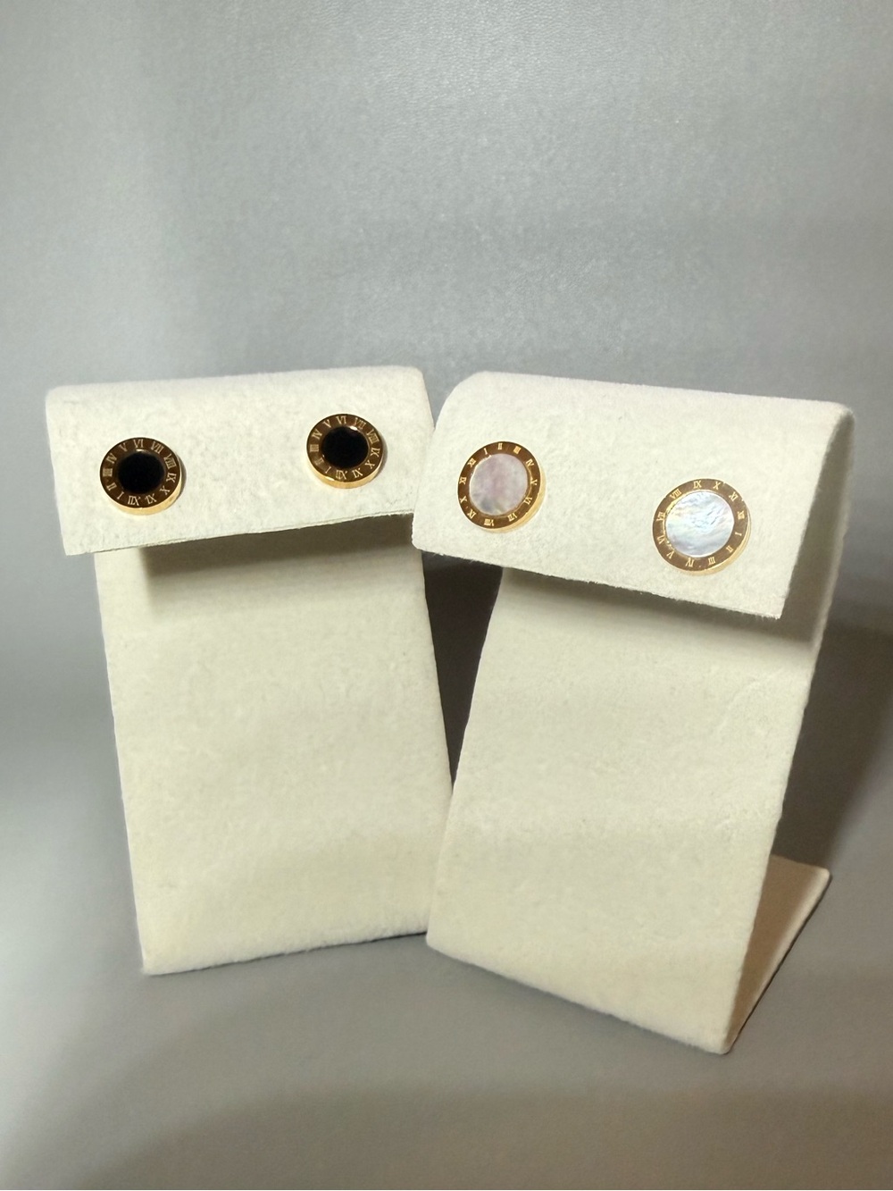Gold-Plated Round Stone Stud Earring Set - Black and Mother of Pearl